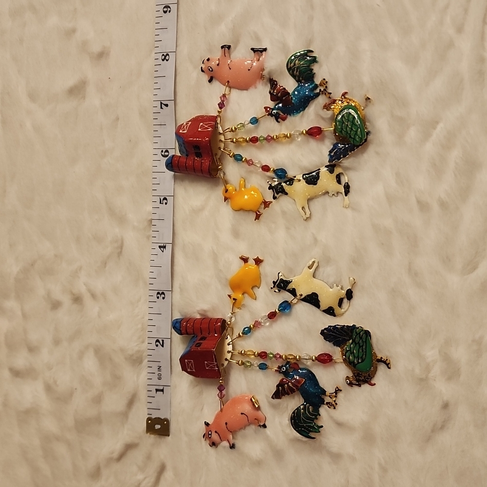 *Very Rare* Vintage Lunch At The Ritz Farm Animal Earrings